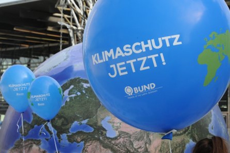 En blå ballong med påskriften 'Klimatoppmøte i Bonn'